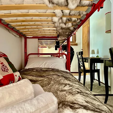 Luxury 4beds Ski-in&out Large!