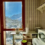 Luxury 4beds Ski-in&out Large! Apartment