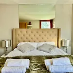 Luxury 4beds Ski-in&out Large! Apartment