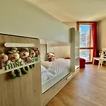 Apartment Luxury 4beds Ski-in&out Large!