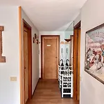 Luxury 4beds Ski-in&out Large! Apartment