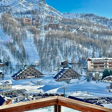 Luxury 4beds Ski-in&out Large! 公寓 布勒伊-切尔维尼亚