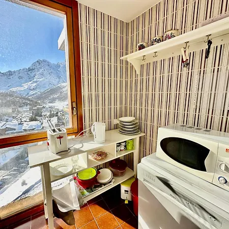 Luxury 3beds Ski-in&out Steps From City Centre!