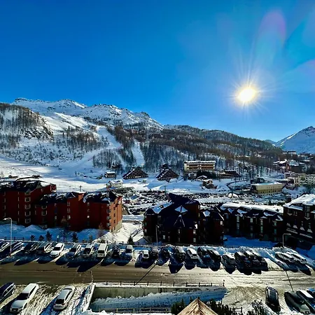 Luxury 4beds Ski-in&out Large! 公寓 布勒伊-切尔维尼亚